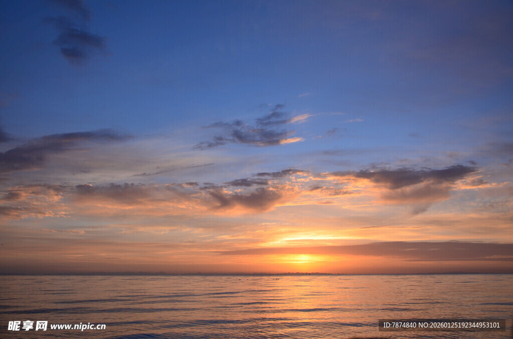 海上壮丽日出美景