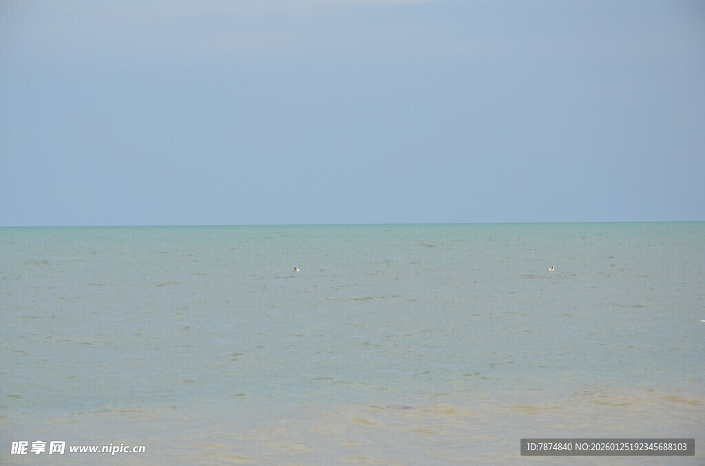 海边风景 宁静的蓝色海域