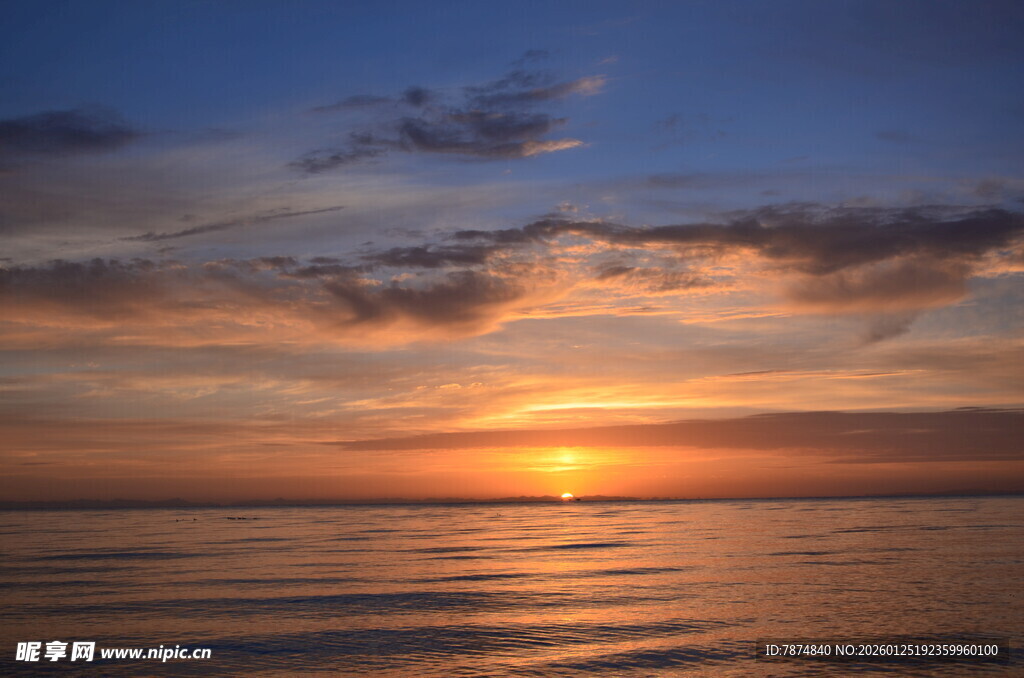 海上日落美景