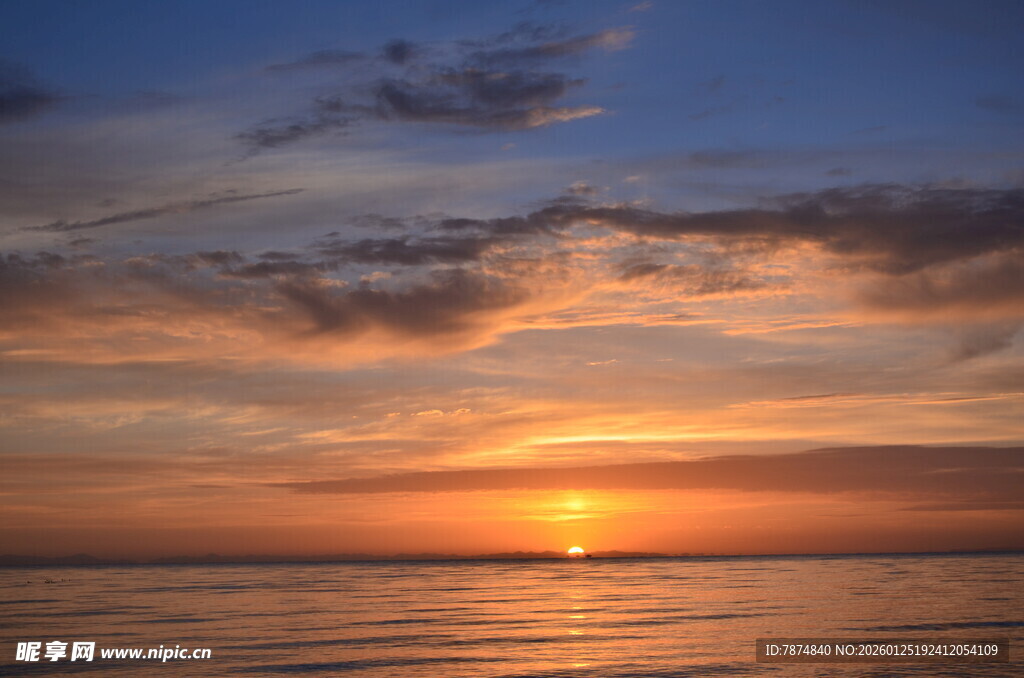 海上壮丽日出美景