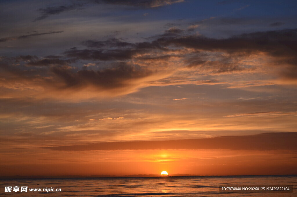 海上日落美景