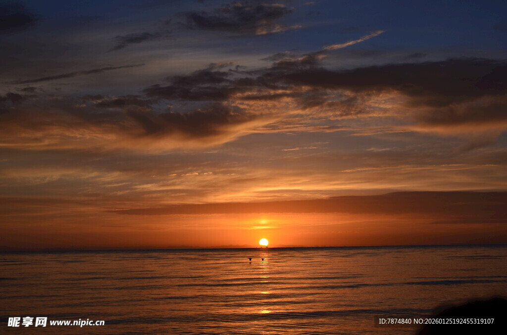 海上日落美景