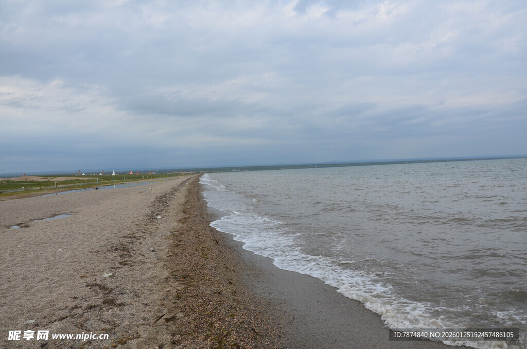 海边沙滩 海浪轻拍岸