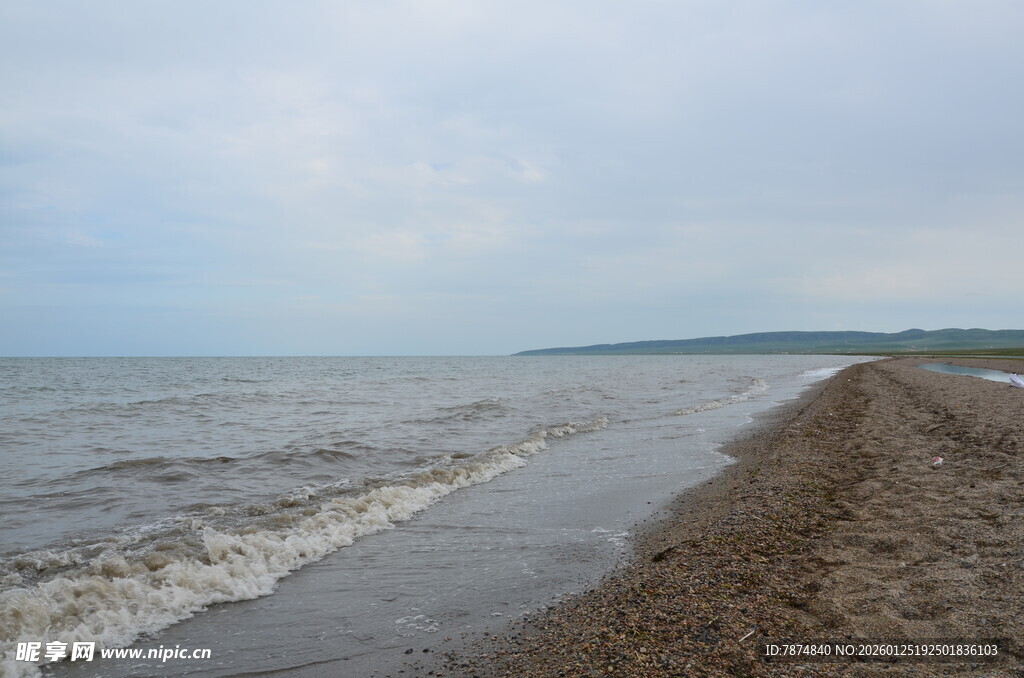 海边沙滩 海浪轻拍岸