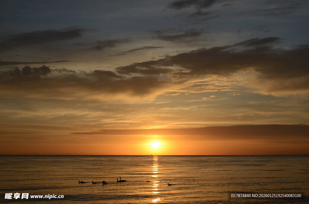 海上日落美景