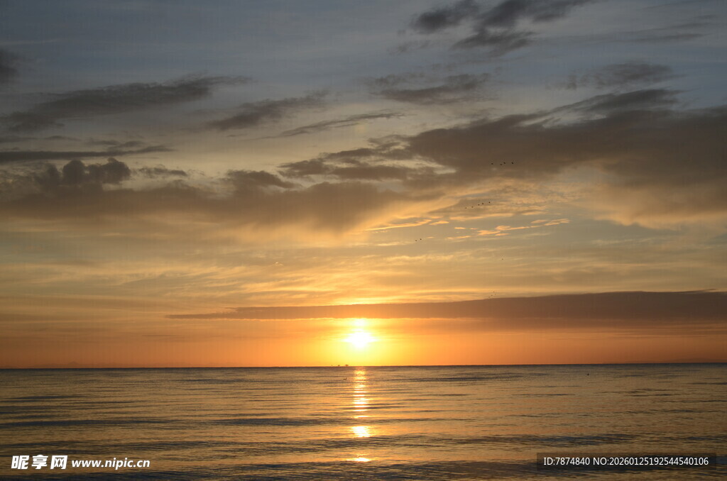 海上日落美景