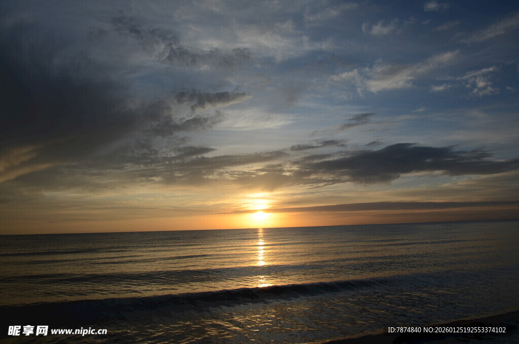 海上日落美景