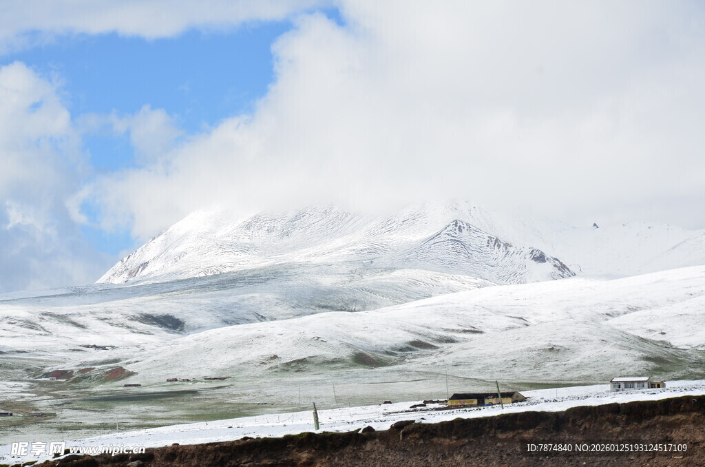 雪山壮丽风光
