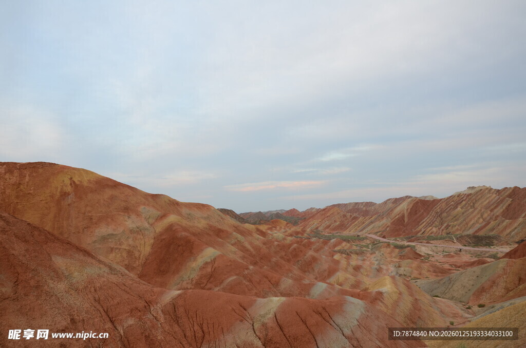 七彩丹霞地貌景观
