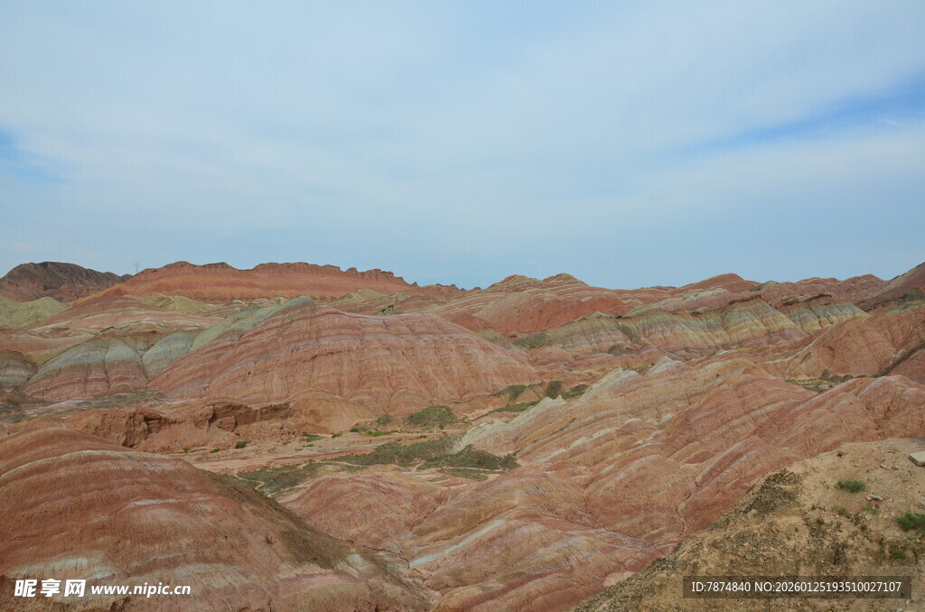 七彩斑斓的壮丽丹霞地貌