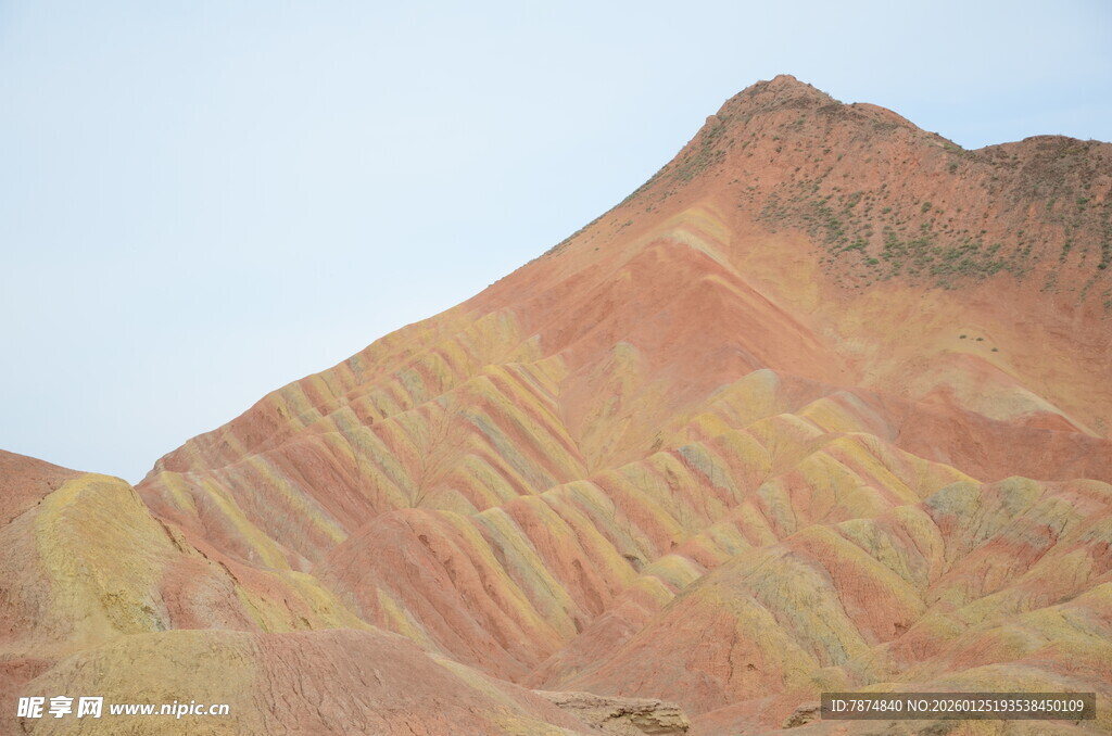 七彩斑斓的壮丽山峦