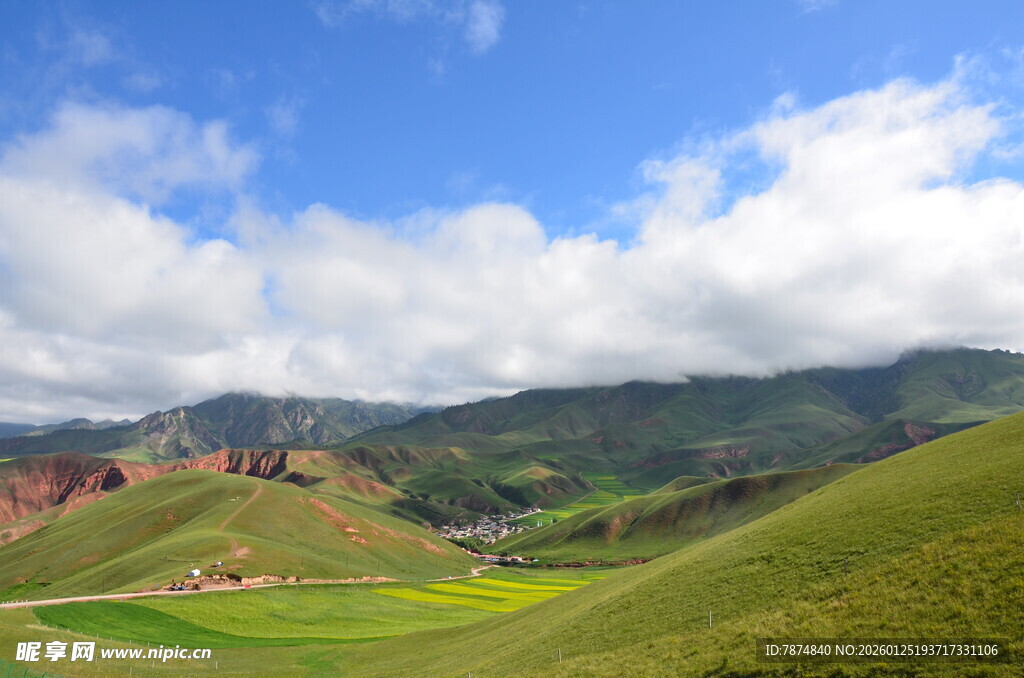 青山绿野间的美丽风光