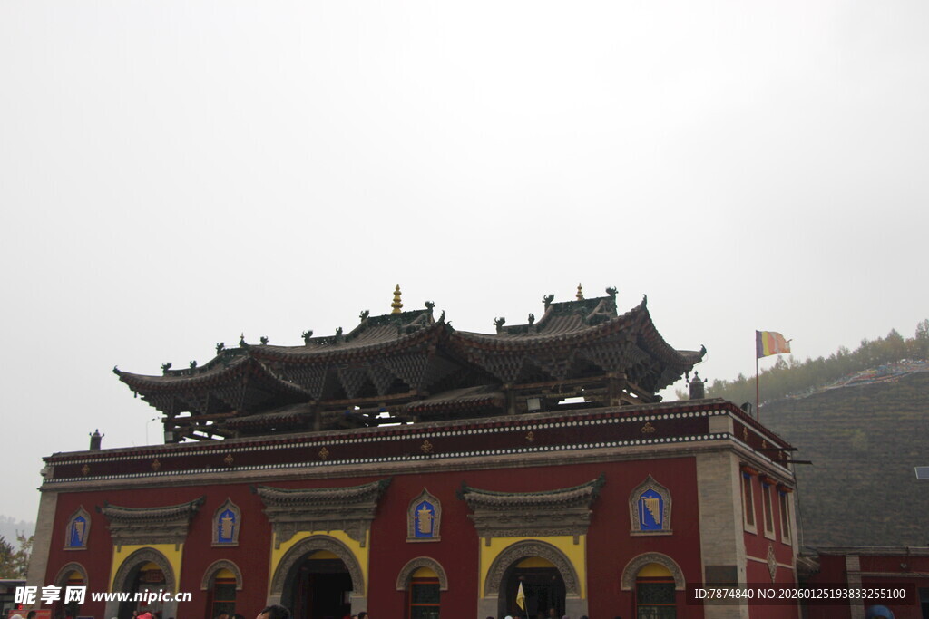 中式古建筑庙宇外观