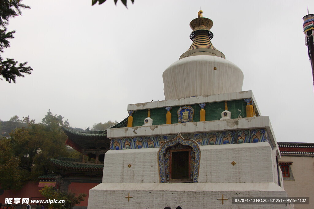 藏式白塔建筑景观