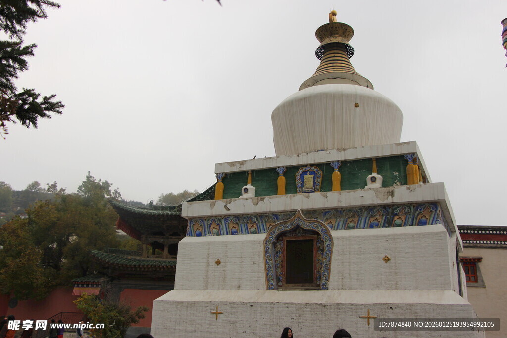 藏式白塔建筑景观