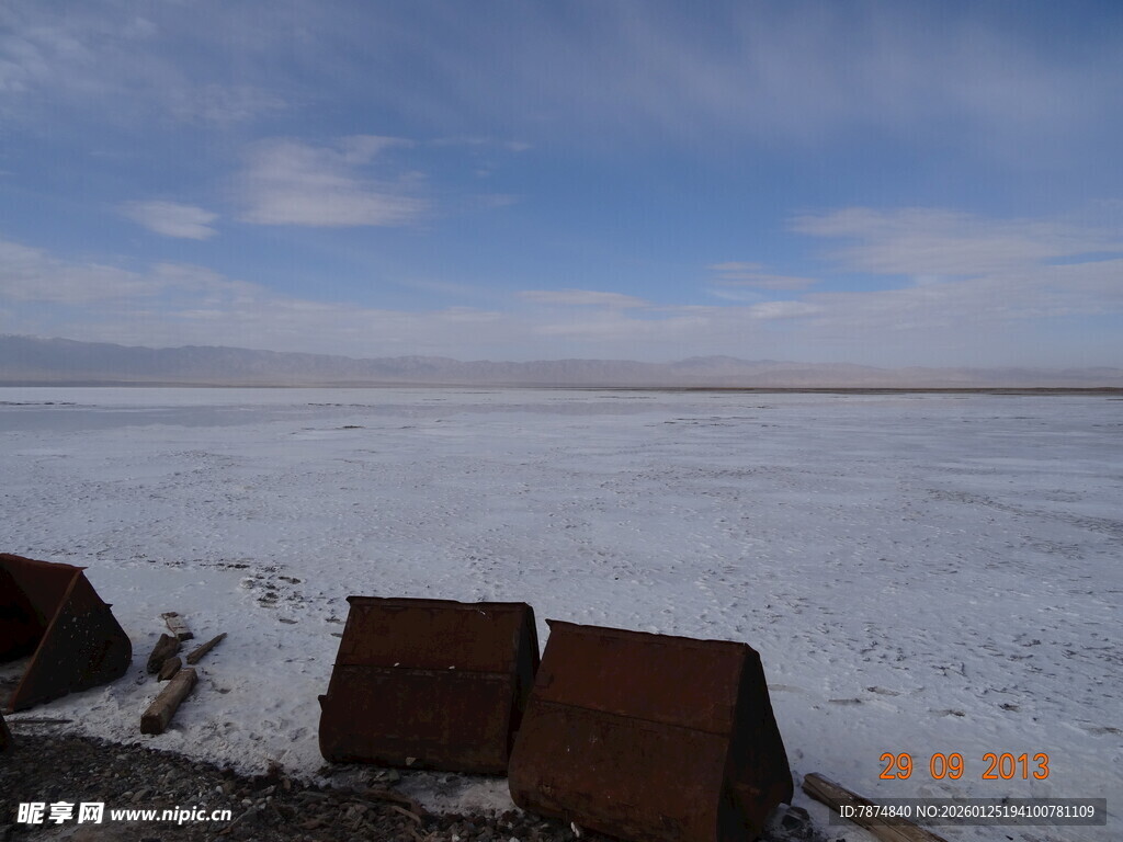 冰封大地的荒凉景象