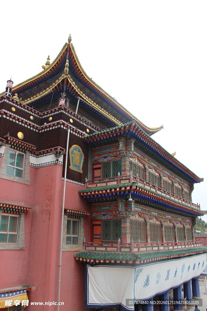 中式传统古建筑一角