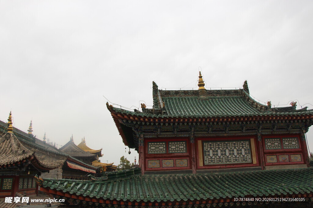 中式古建筑屋顶景致