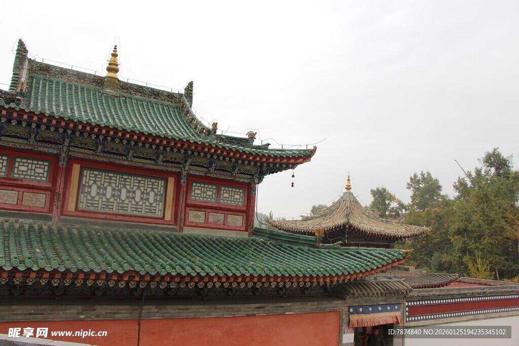 中式古建筑庙宇一角