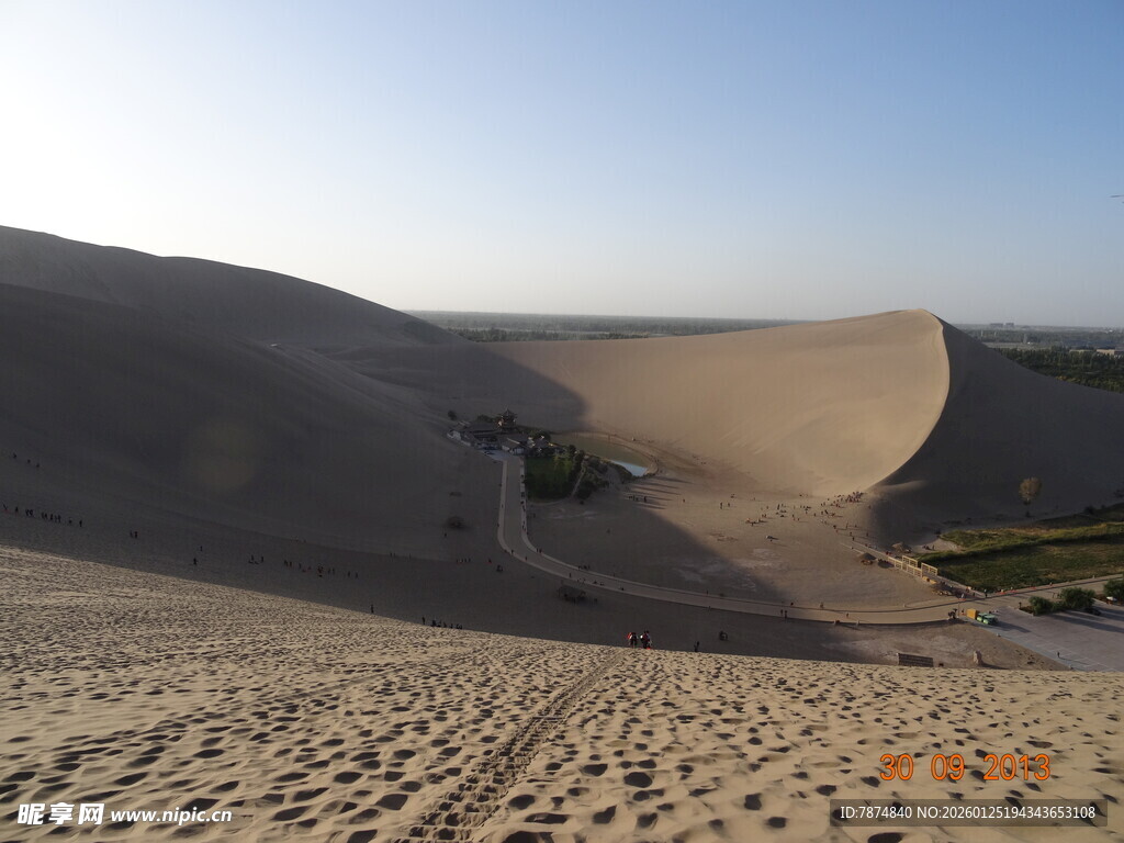 沙漠风光 沙丘连绵景色美