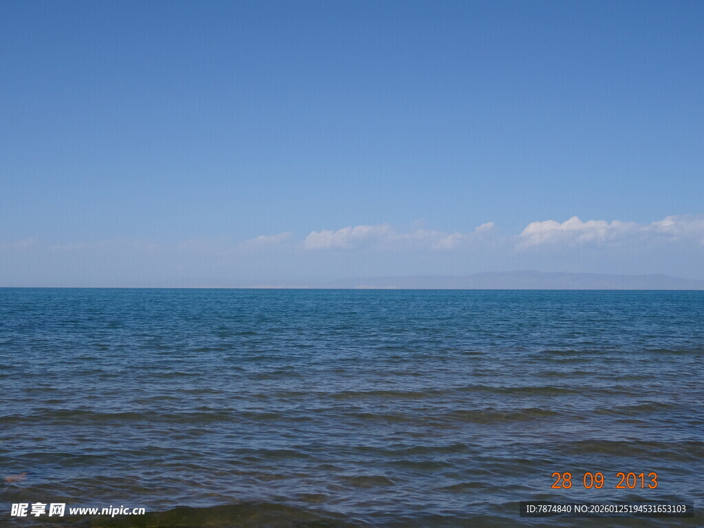 广阔海面与蓝天美景