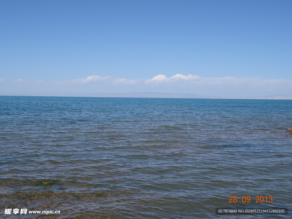 广阔蔚蓝大海景象