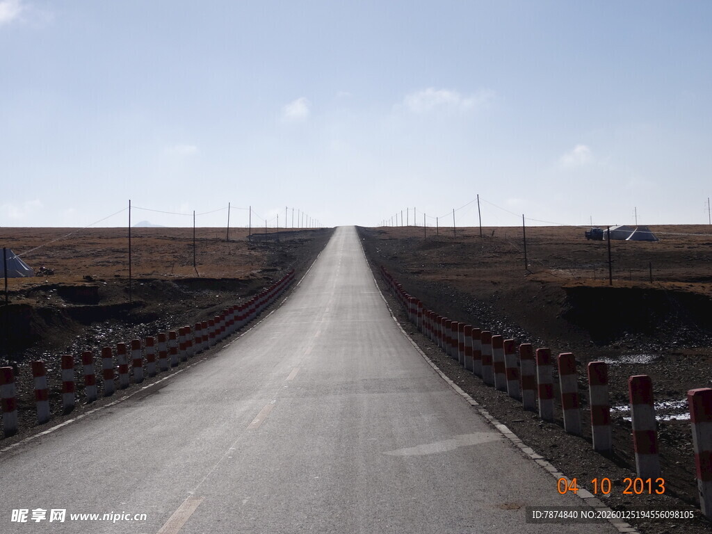 空旷笔直的乡村公路