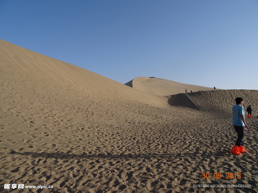沙漠徒步者的探索之旅