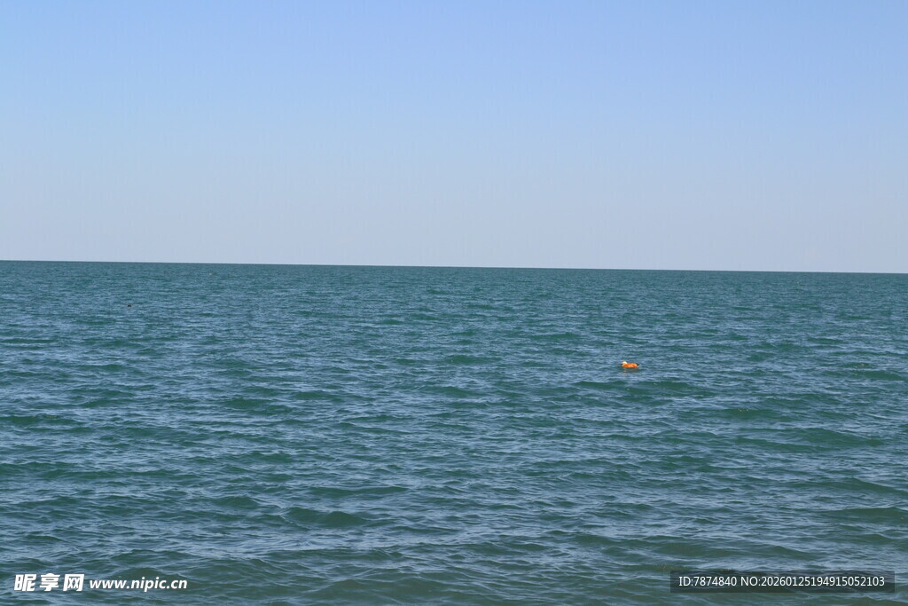广阔蔚蓝大海