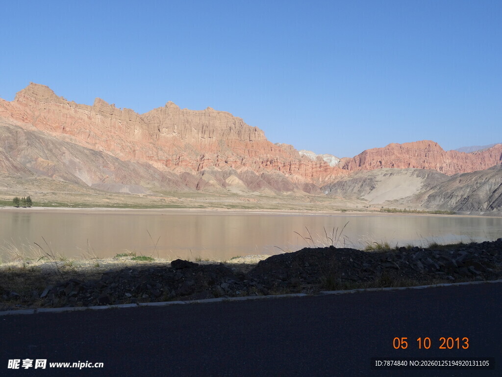 壮丽山景公路风光