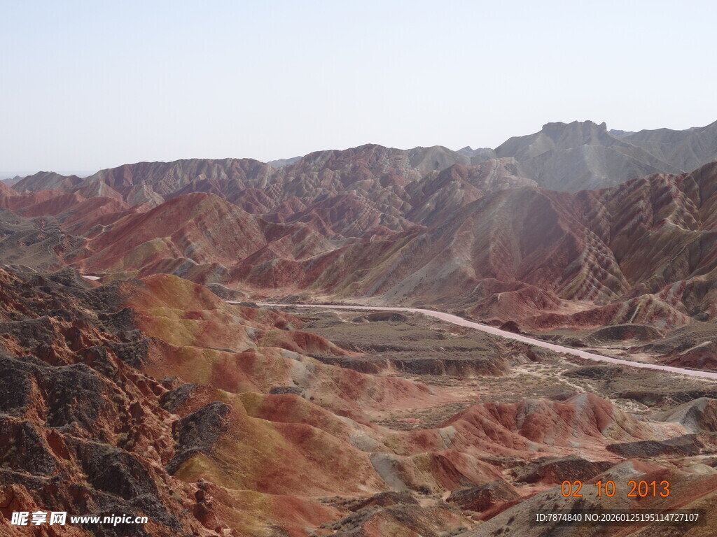 七彩丹霞地貌壮丽景观