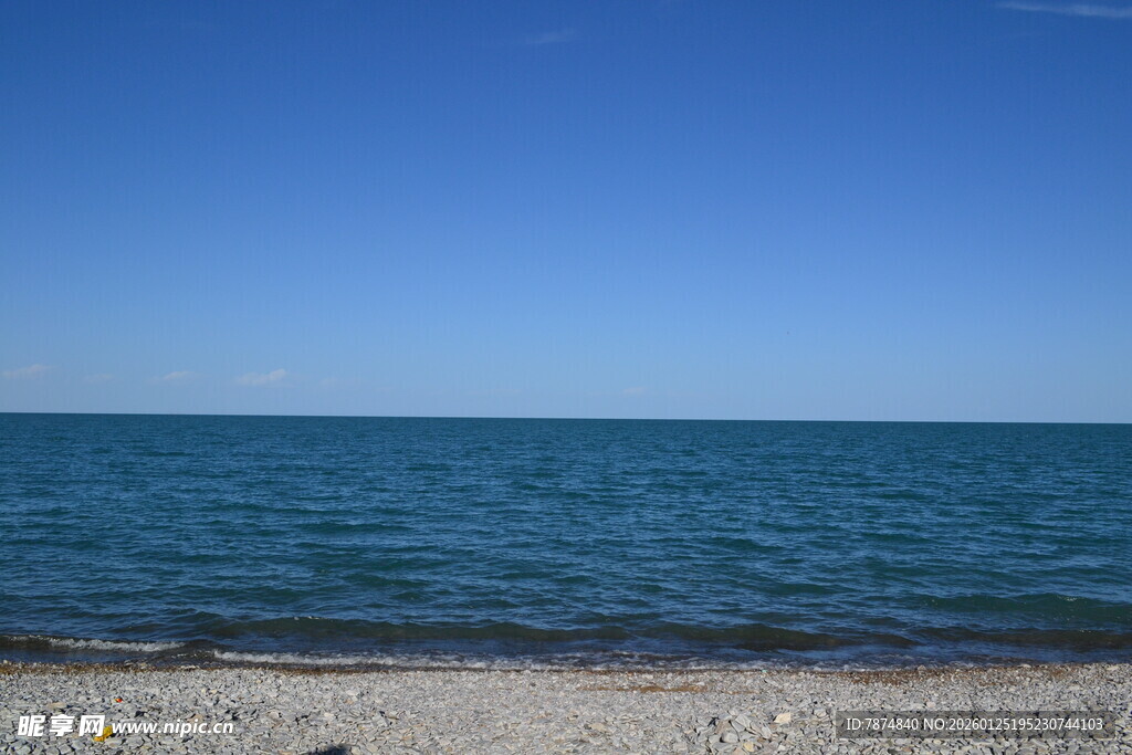 海边景致 蔚蓝大海与沙滩