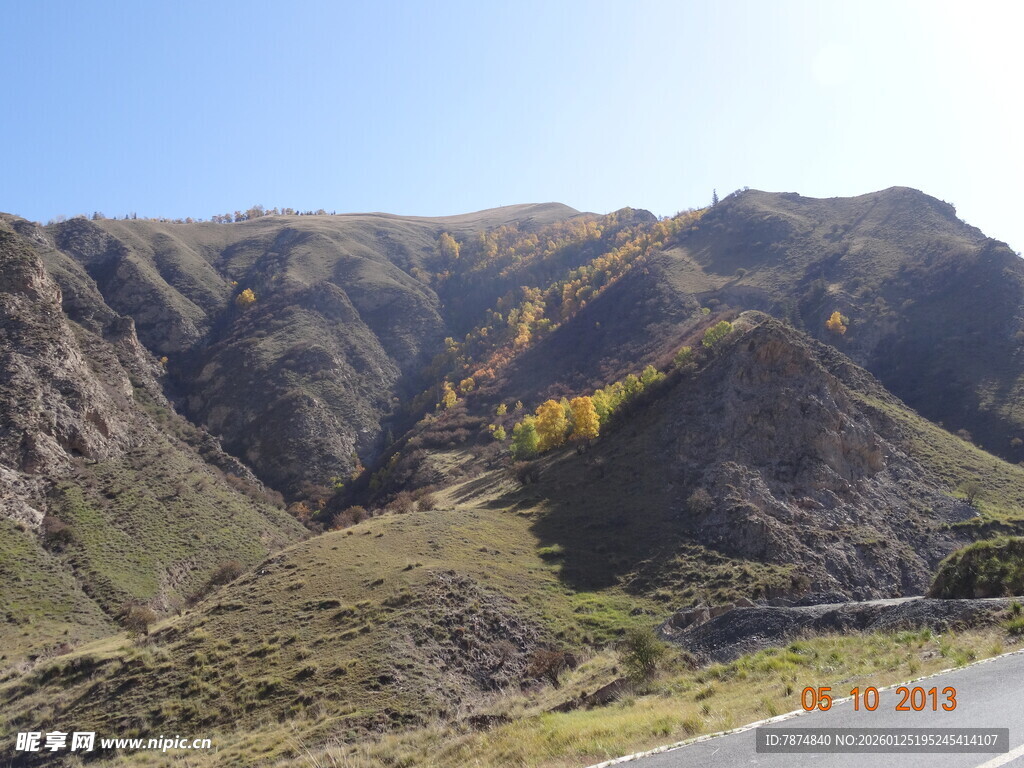 壮丽山景公路风光