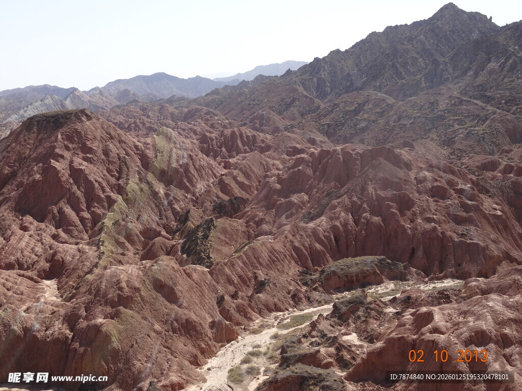 壮丽红色峡谷地貌景观