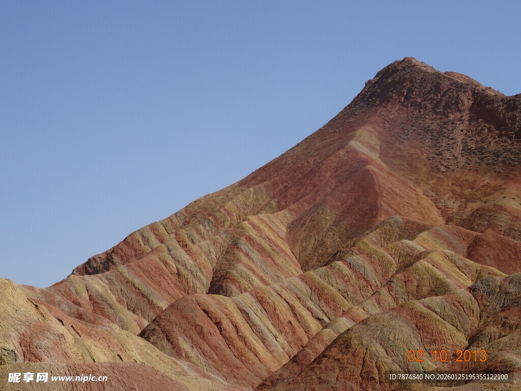 七彩斑斓的壮丽山峦