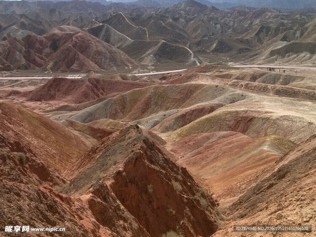 七彩丹霞地貌景观