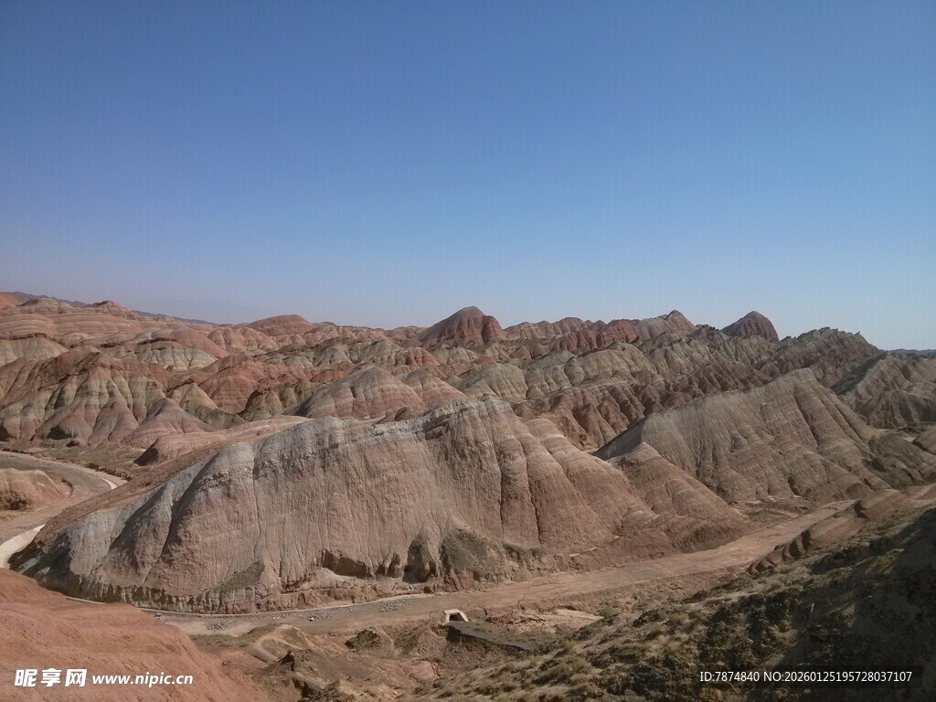 壮丽多彩的丹霞地貌景观