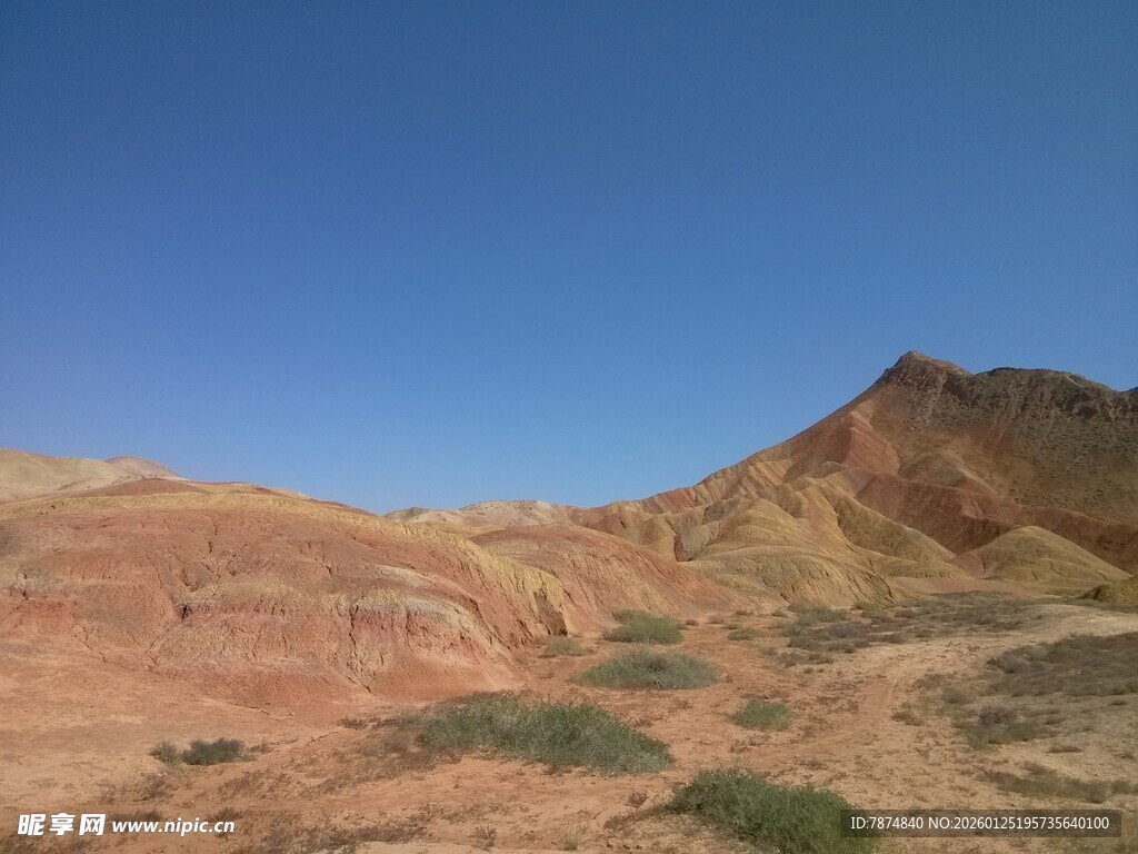 七彩斑斓的壮丽山地景观