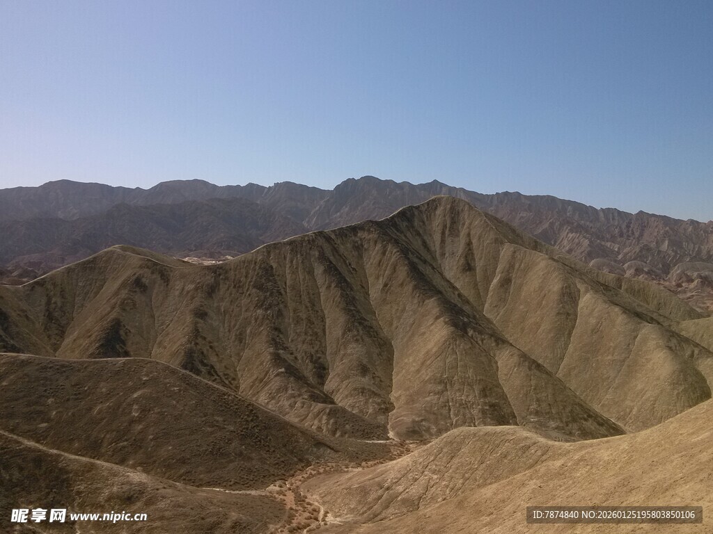 壮丽山景 尽显自然雄浑