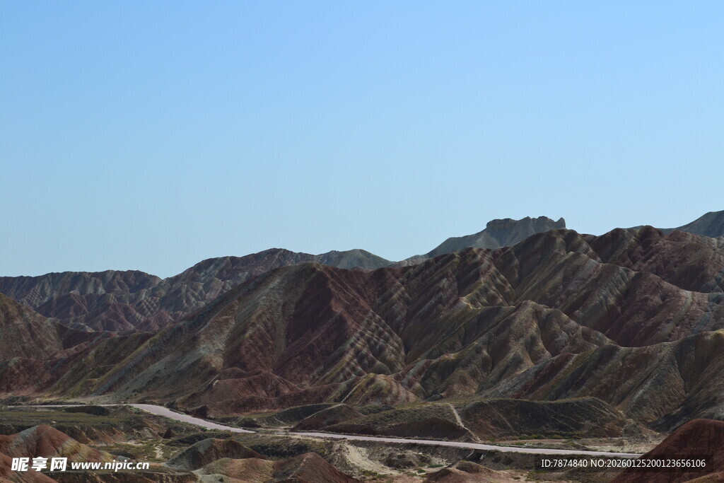 七彩山峦 壮美自然景观