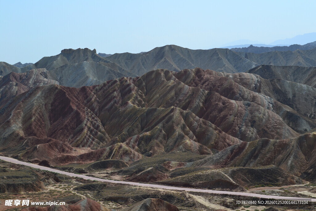 七彩山峦 壮美自然风光
