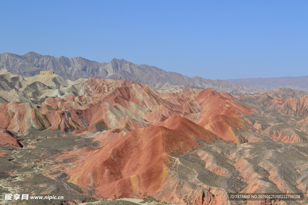 七彩丹霞地貌壮丽景观