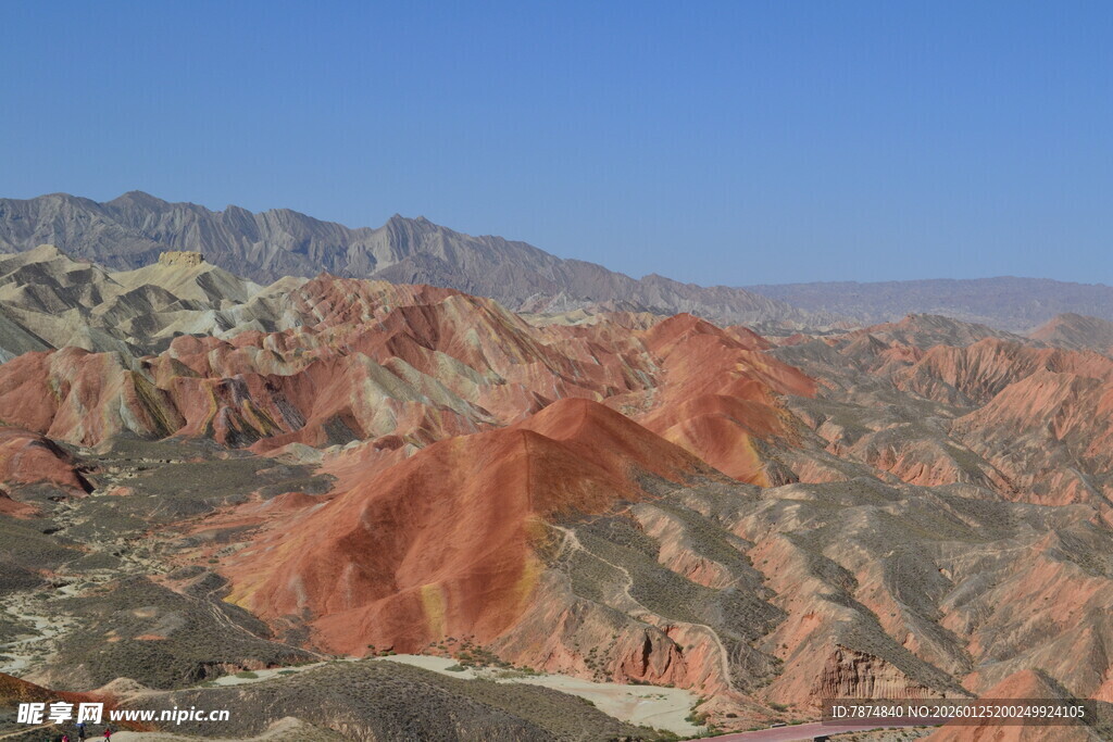 壮丽七彩丹霞地貌景观