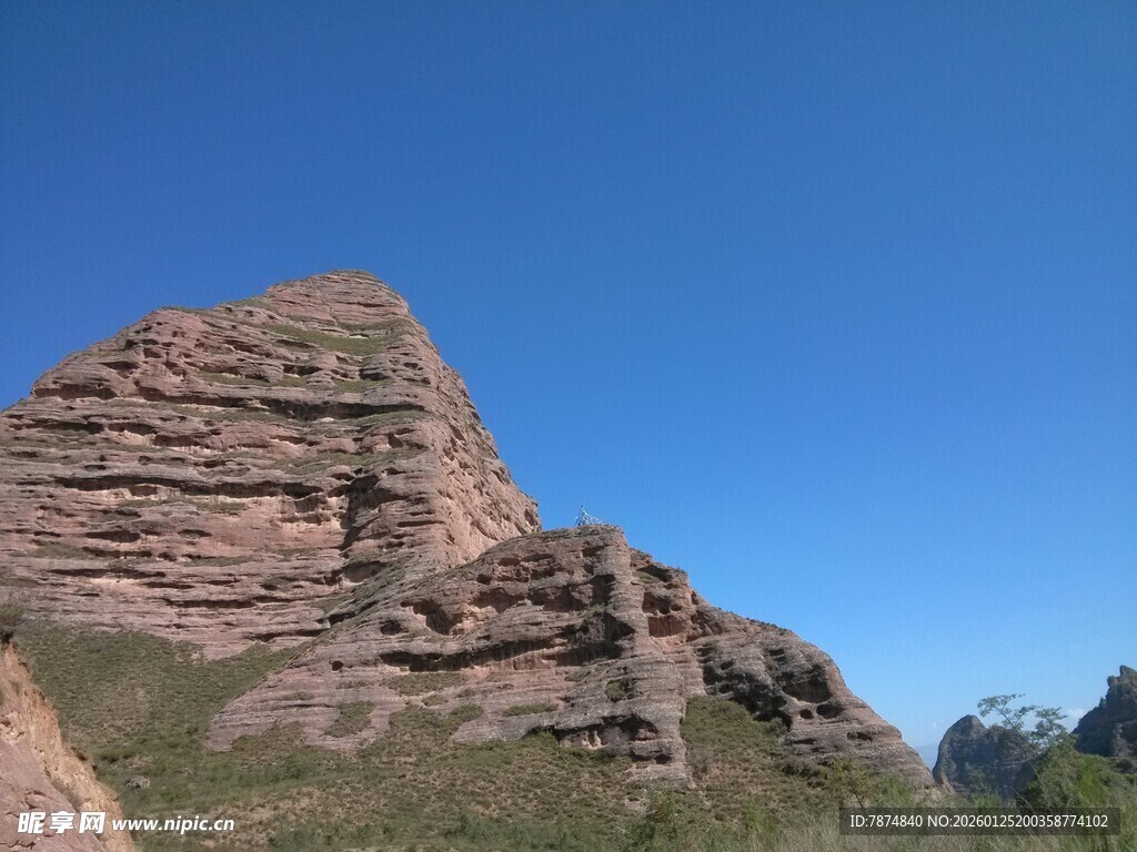 巍峨嶙峋的独特山峰