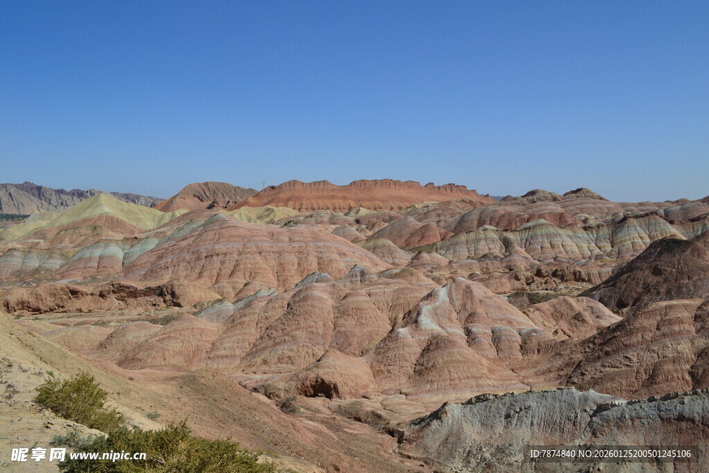 五彩斑斓的壮美荒野景观