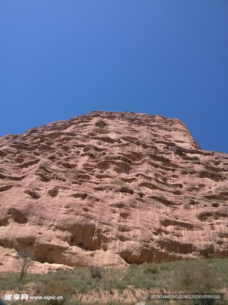 红色砂岩山丘景观