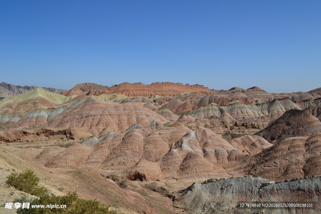 五彩斑斓的壮丽丹霞地貌