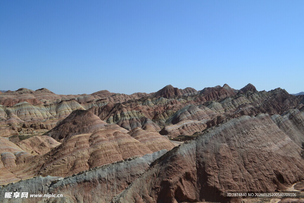 七彩丹霞地貌壮丽景观