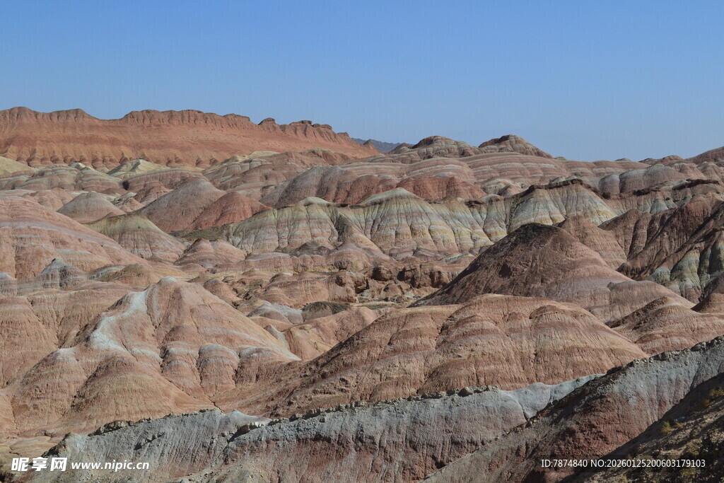 壮丽多彩的丹霞地貌景观