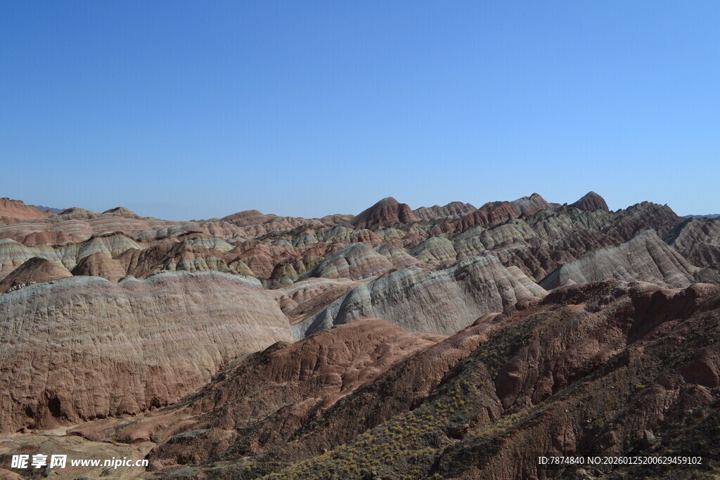 七彩斑斓的壮丽丹霞地貌